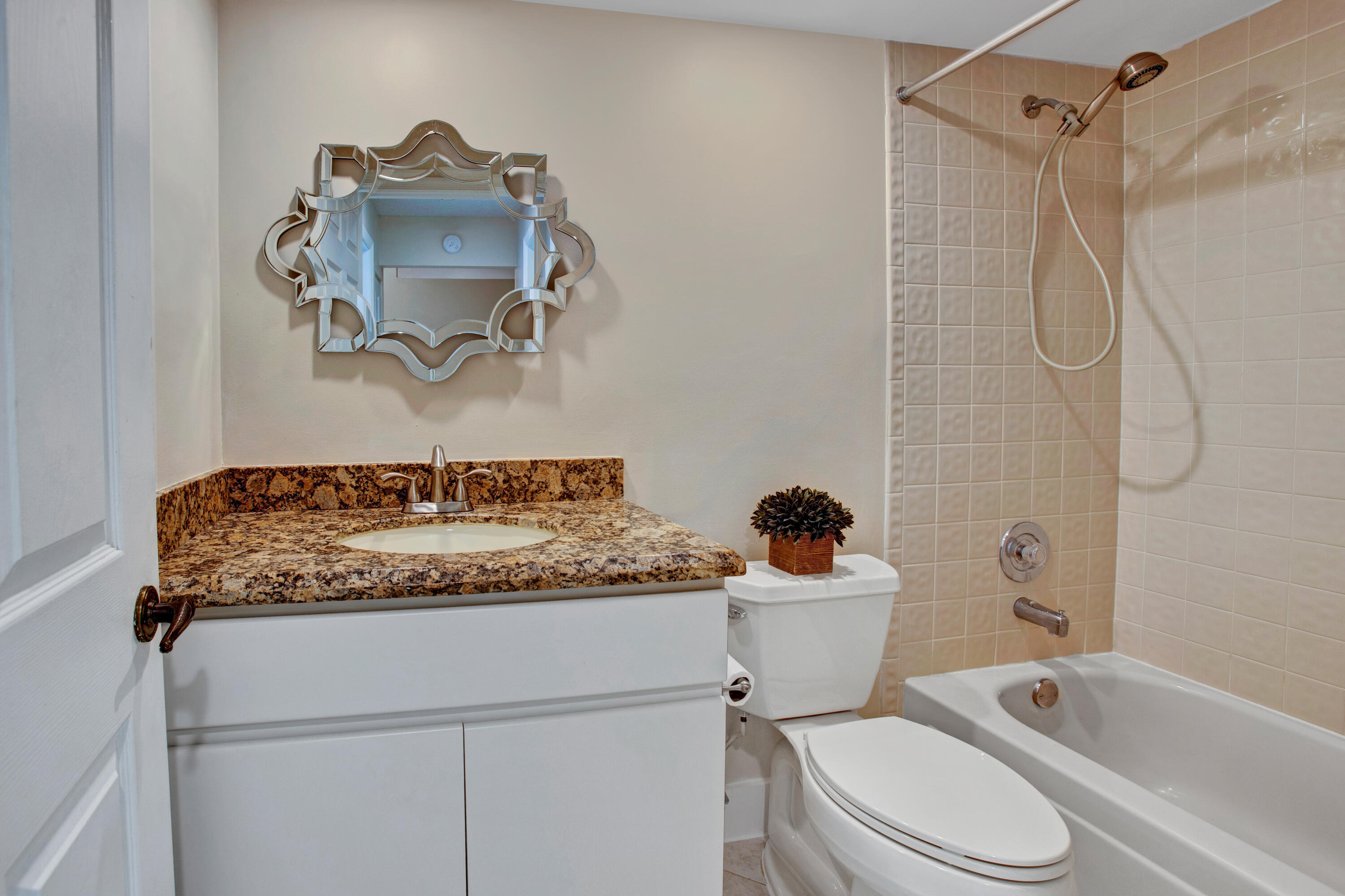 SOUTHPOINTE - Residential Lease