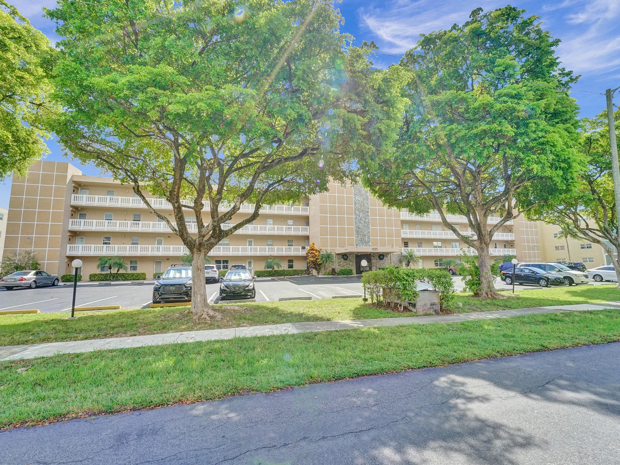 Meadowbrook Lakes - Residential