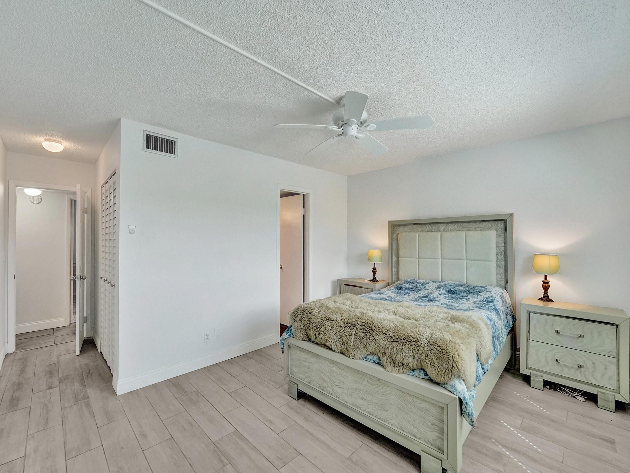 Meadowbrook Lakes - Residential