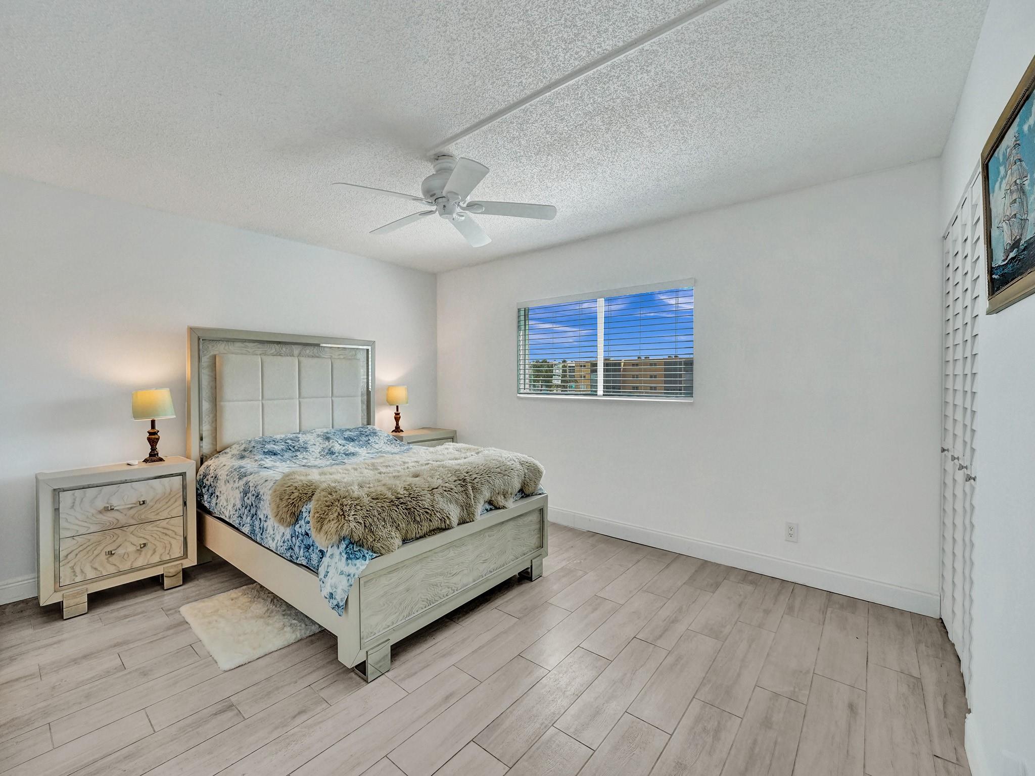 Meadowbrook Lakes - Residential