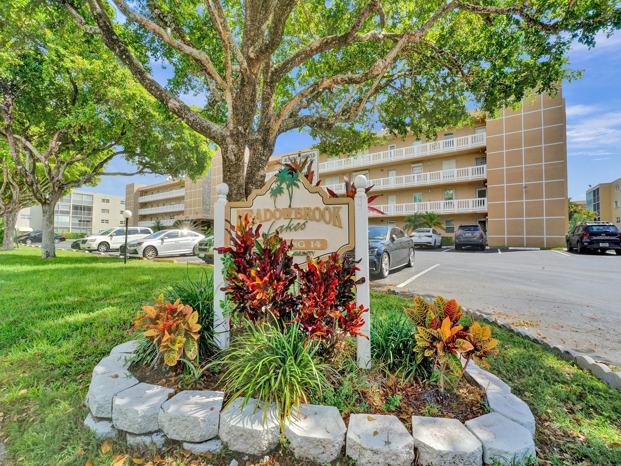 Meadowbrook Lakes - Residential