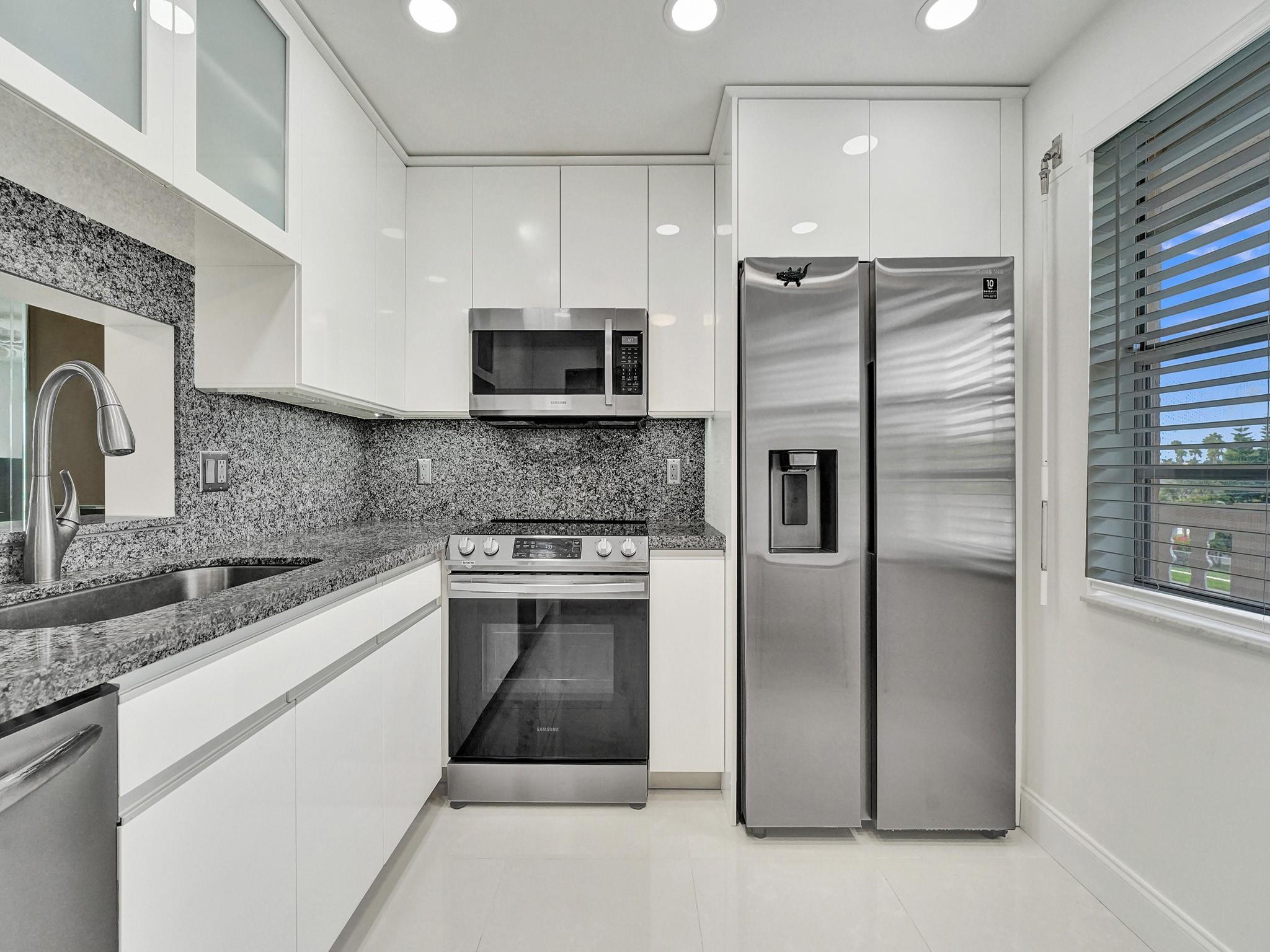 Meadowbrook Lakes - Residential