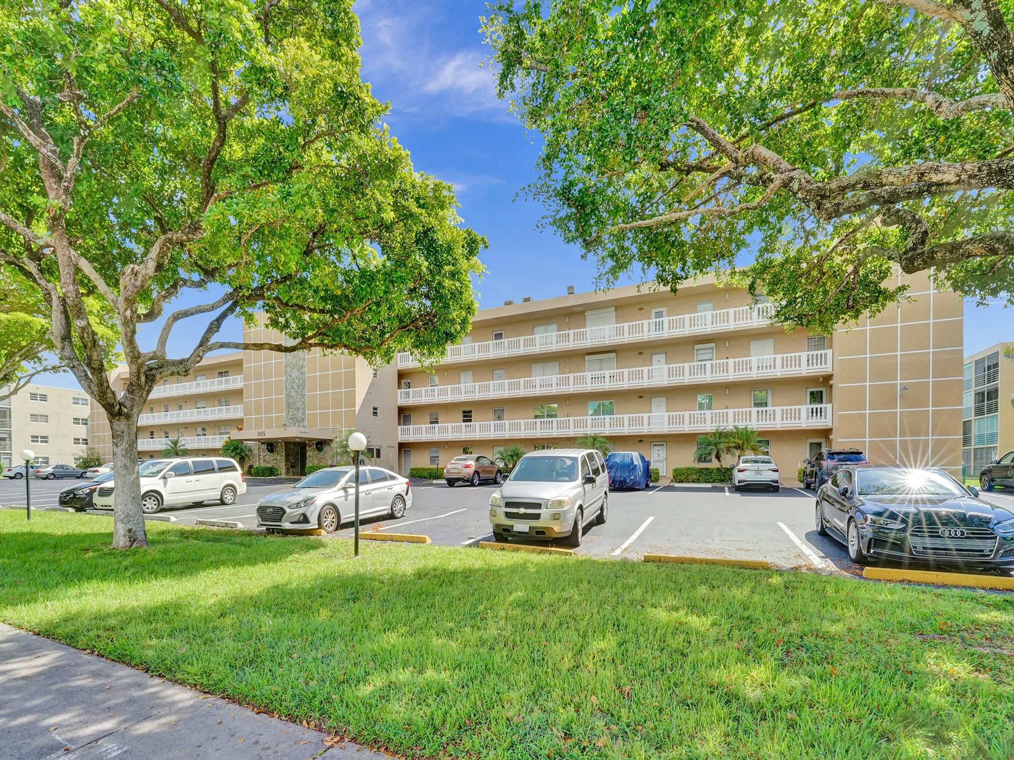 Meadowbrook Lakes - Residential