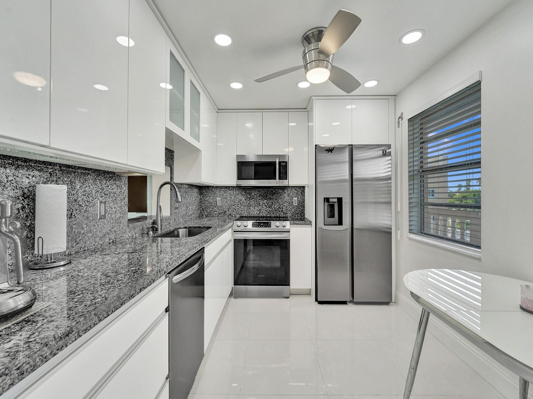 Meadowbrook Lakes - Residential