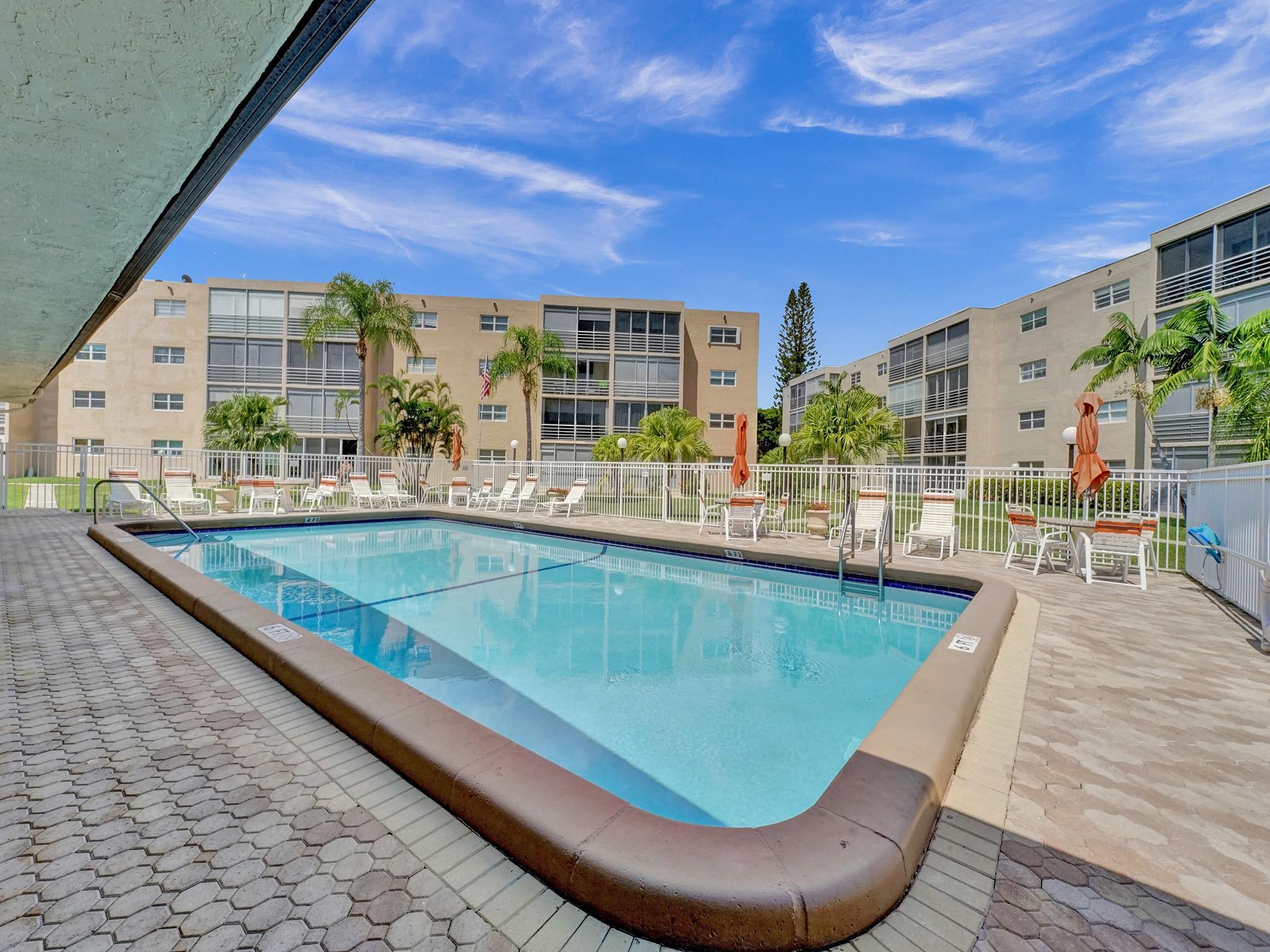 Meadowbrook Lakes - Residential