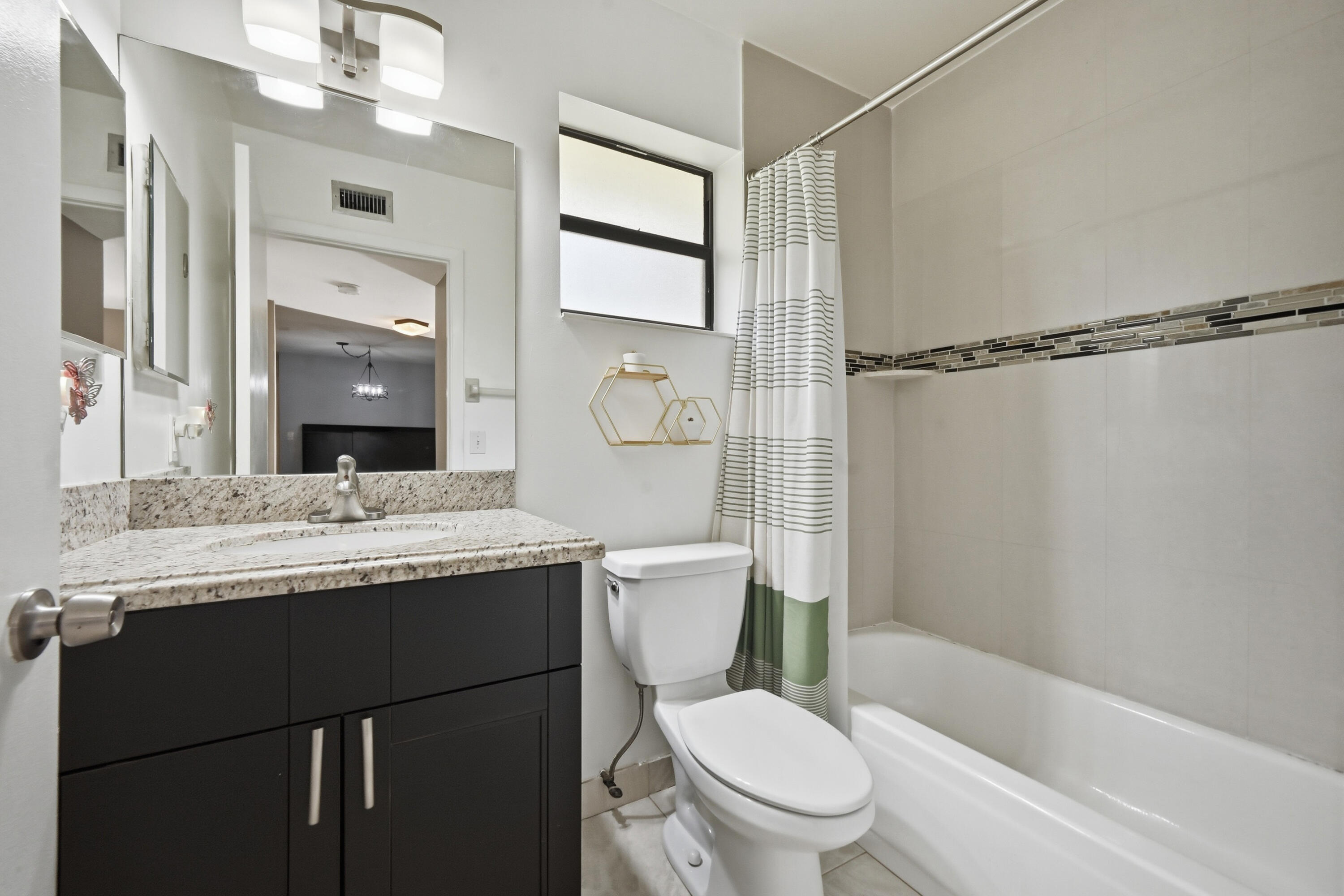 APPLEWOOD VILLAGE III-A CONDO - Residential