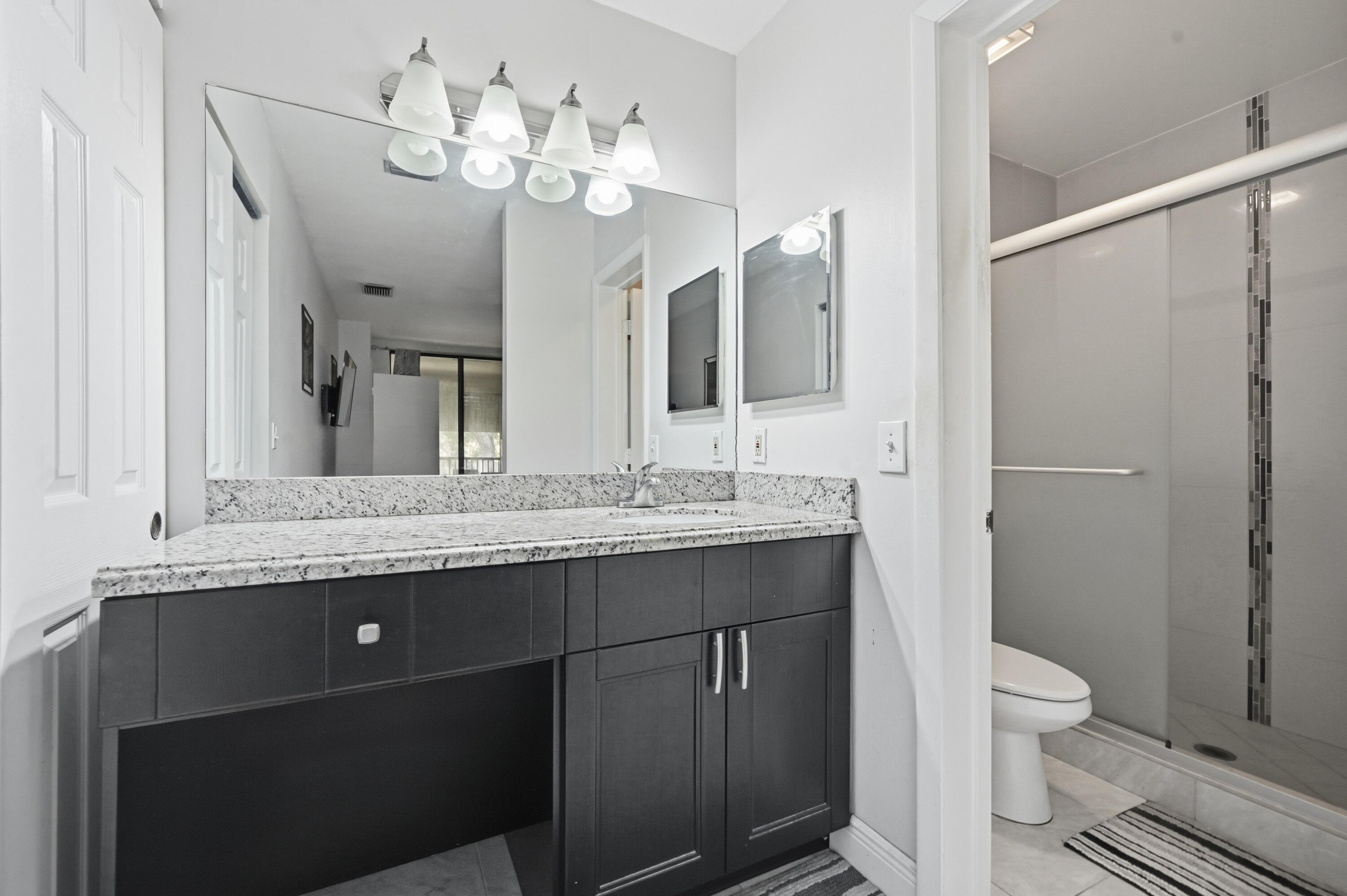 APPLEWOOD VILLAGE III-A CONDO - Residential