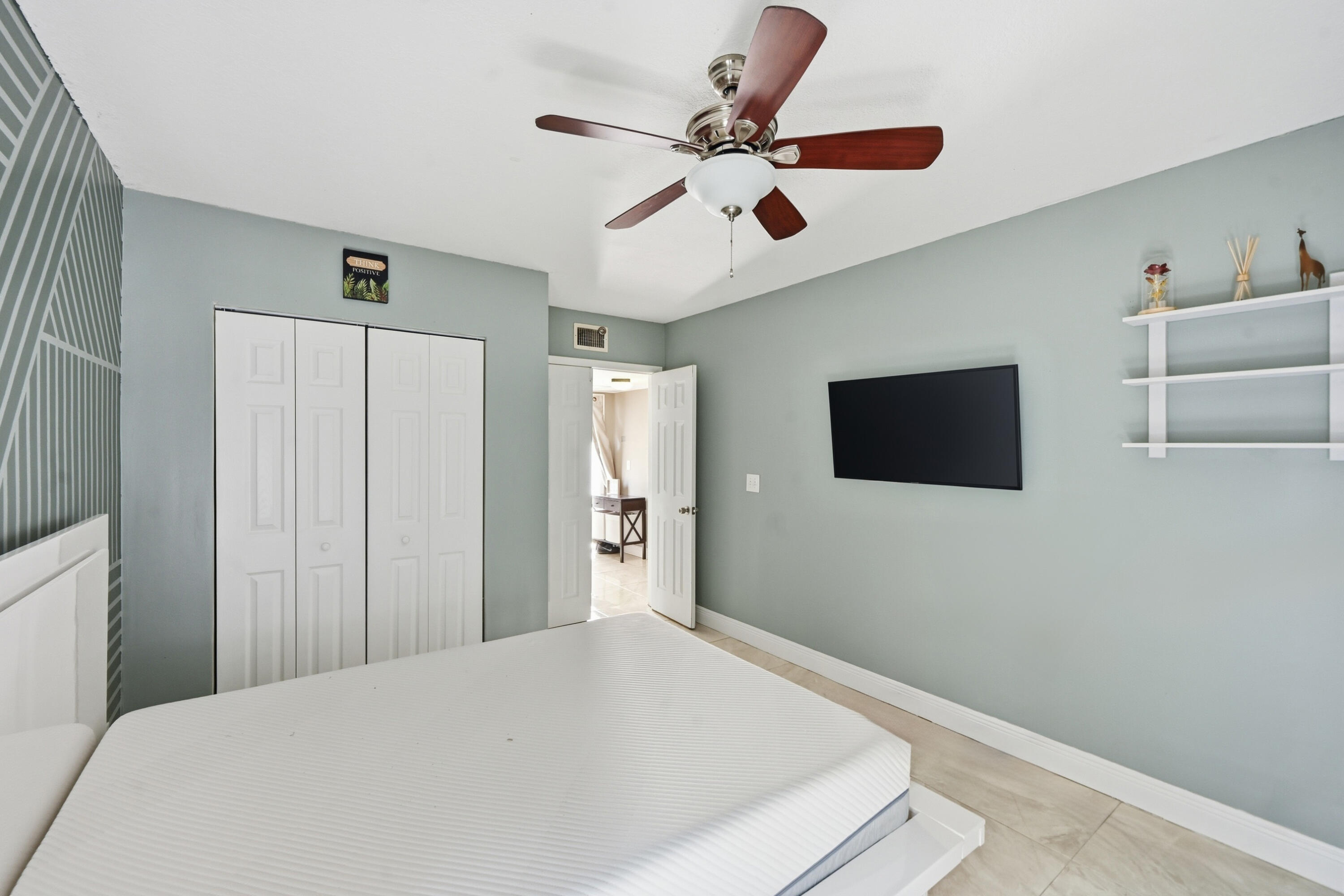 APPLEWOOD VILLAGE III-A CONDO - Residential