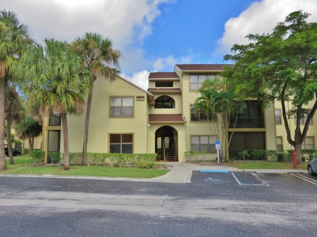 Photo of 2313 N Congress Avenue #27, Boynton Beach, FL 33426 (MLS # R10902101)