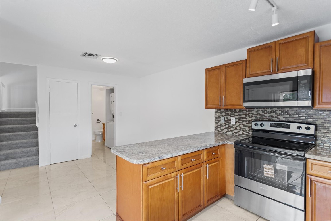 VILLAS AT WOODLAND GREENS - Residential