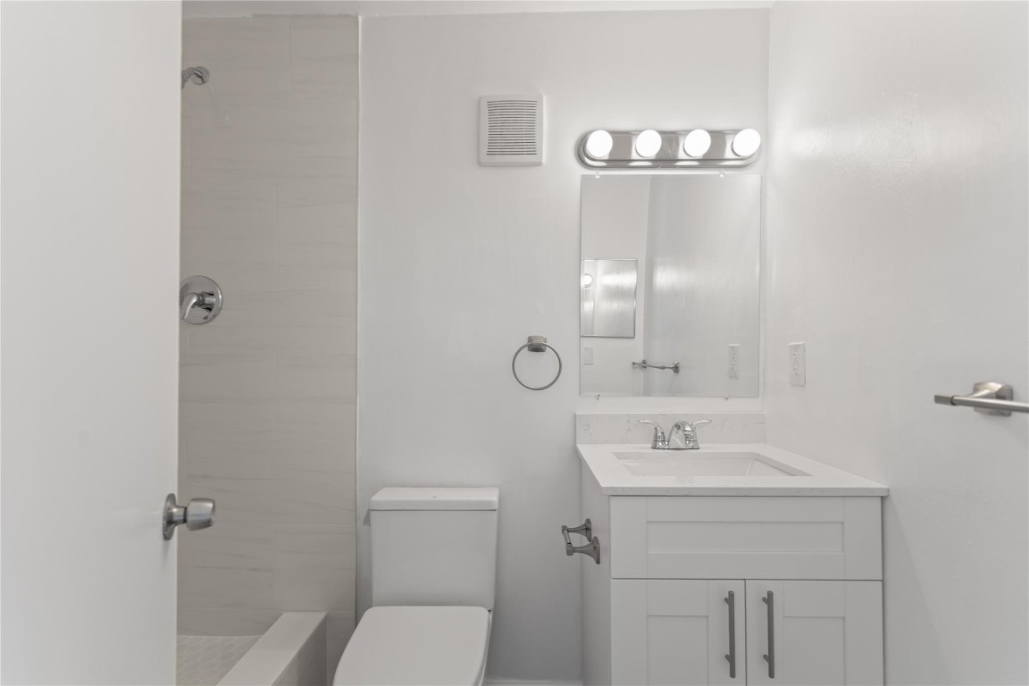 VILLAS AT WOODLAND GREENS - Residential