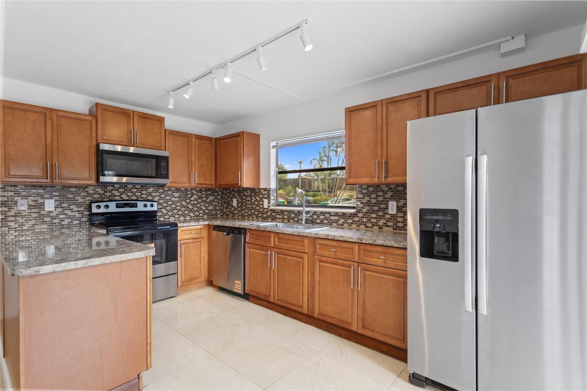 VILLAS AT WOODLAND GREENS - Residential