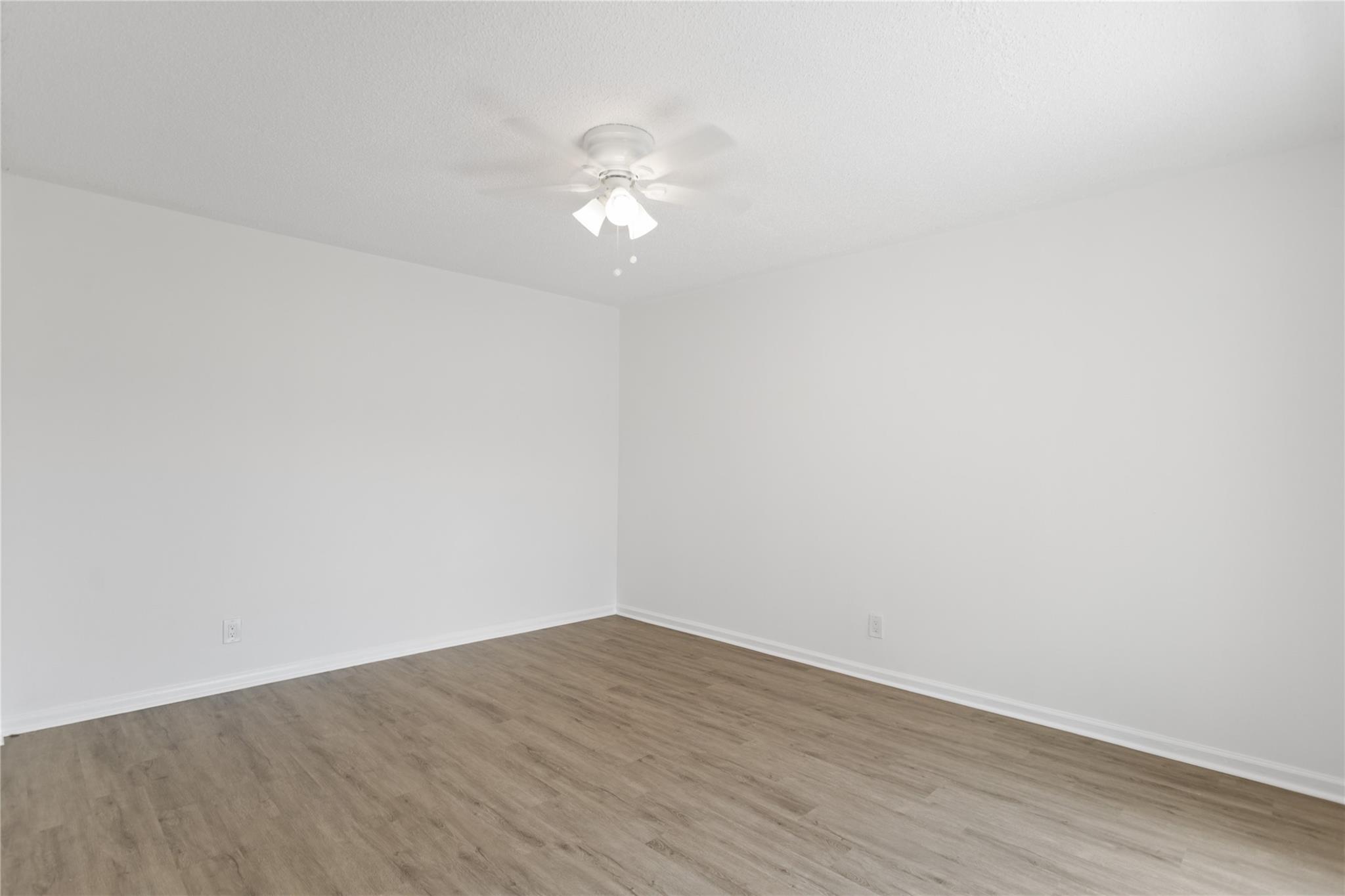 VILLAS AT WOODLAND GREENS - Residential