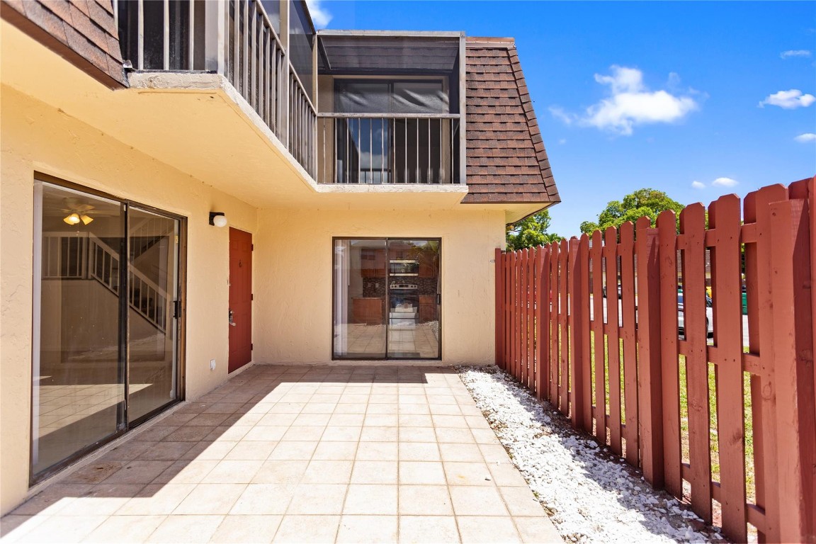 VILLAS AT WOODLAND GREENS - Residential