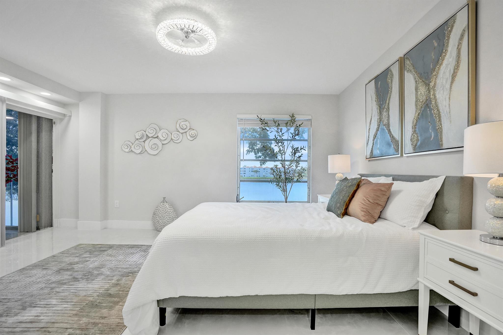 HUNTINGTON POINTE - Residential