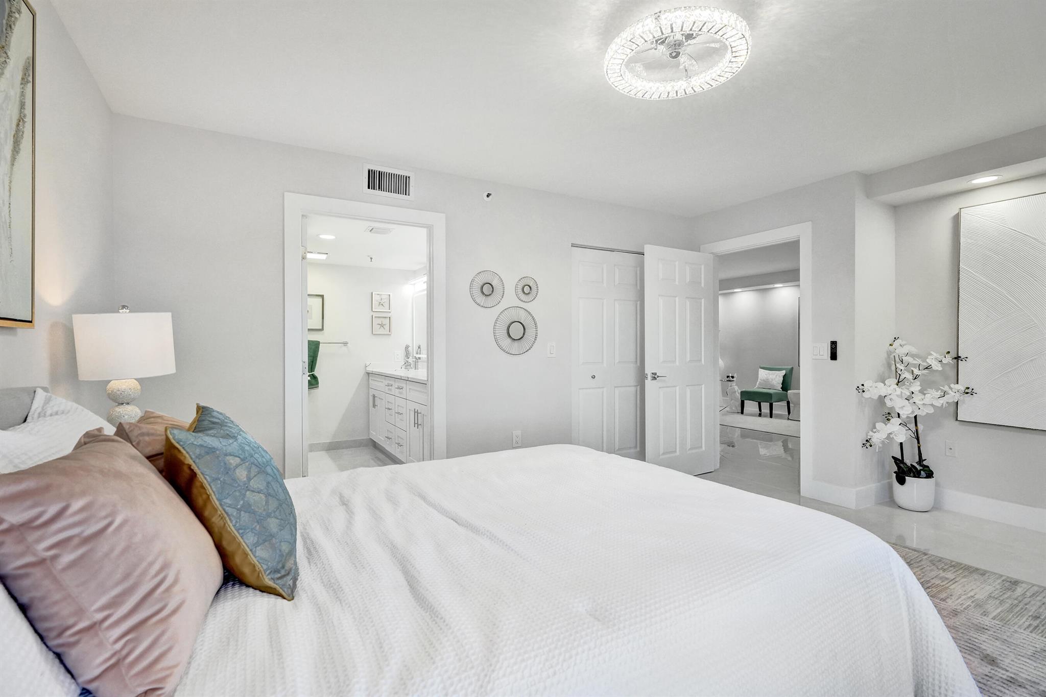 HUNTINGTON POINTE - Residential