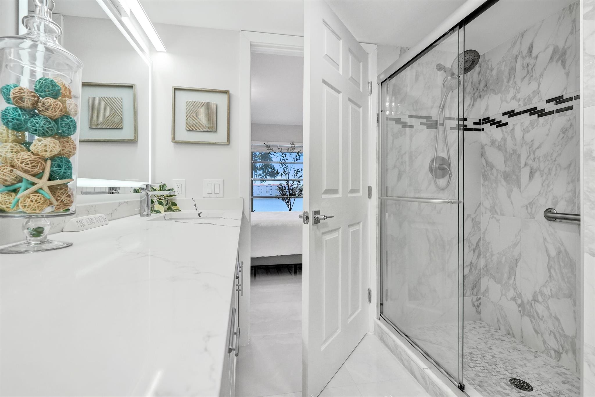 HUNTINGTON POINTE - Residential