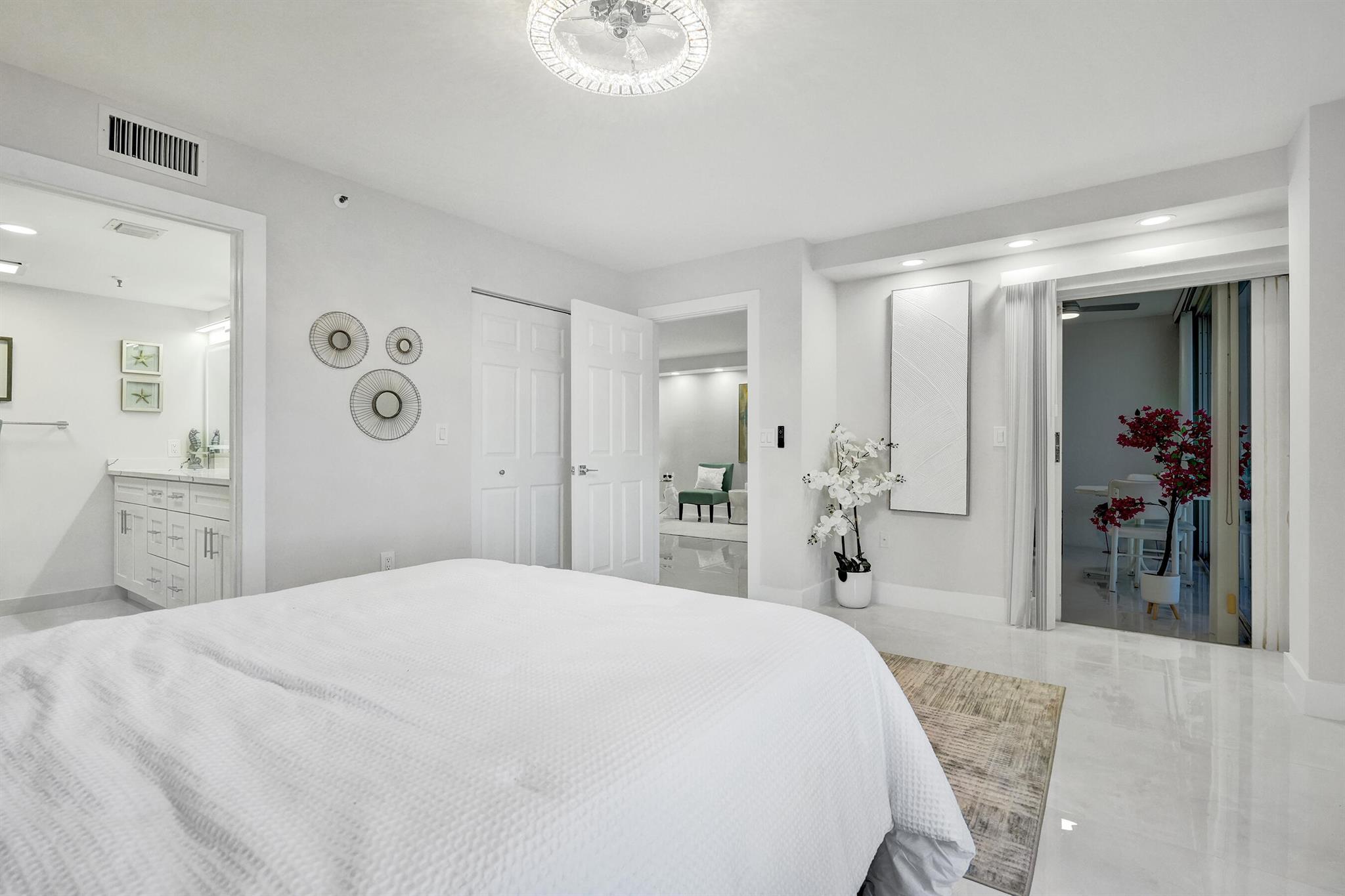 HUNTINGTON POINTE - Residential