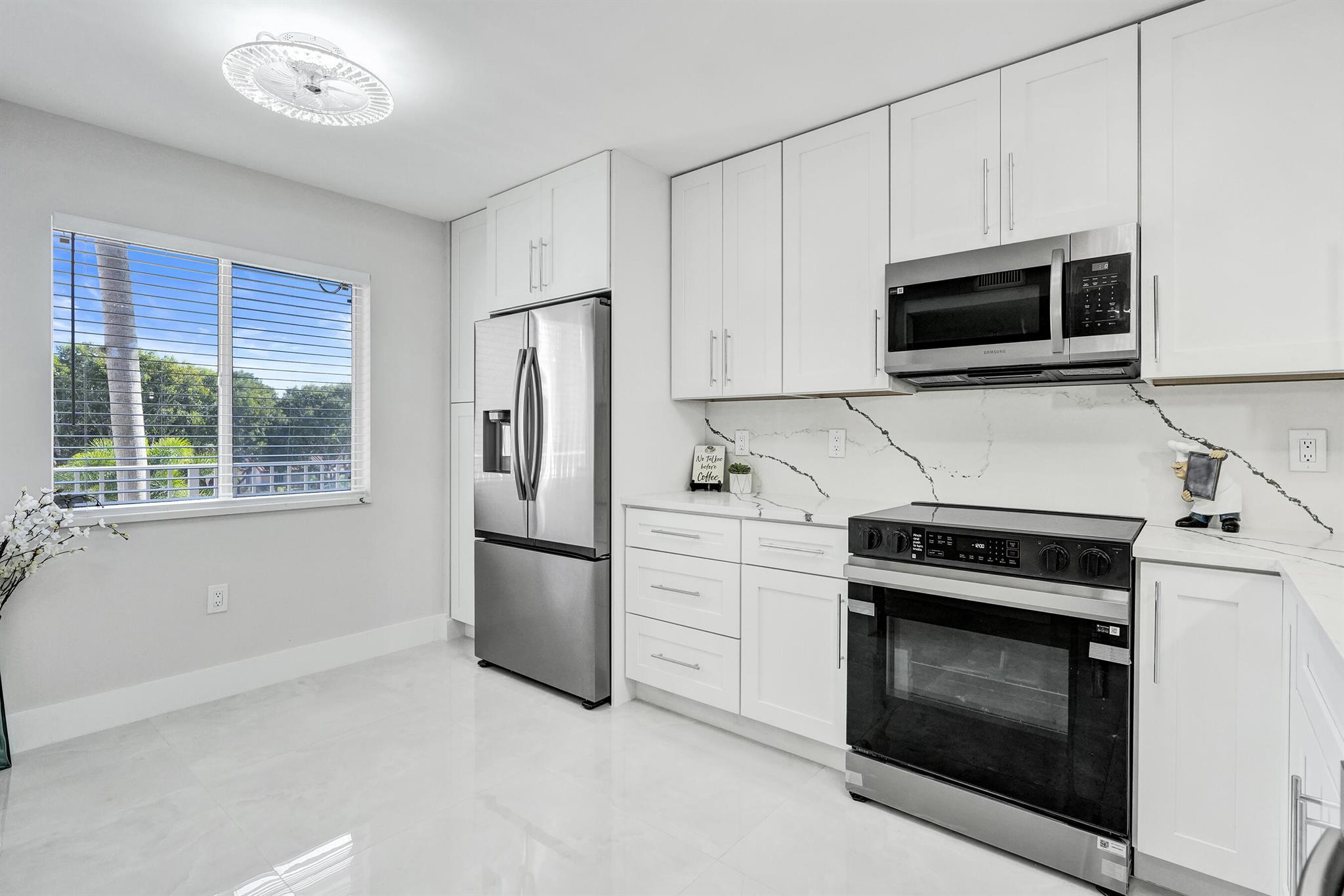 HUNTINGTON POINTE - Residential