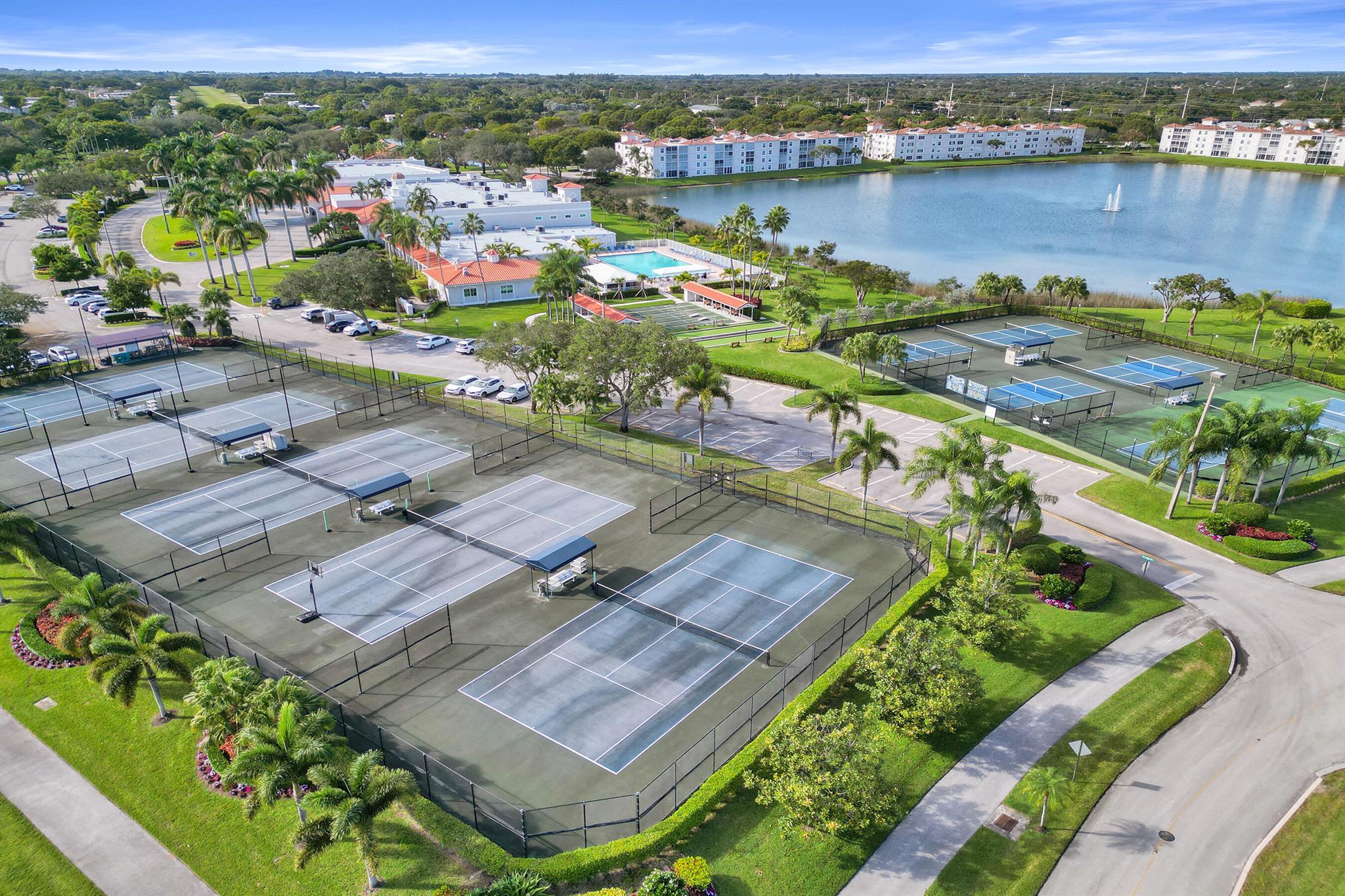 HUNTINGTON POINTE - Residential