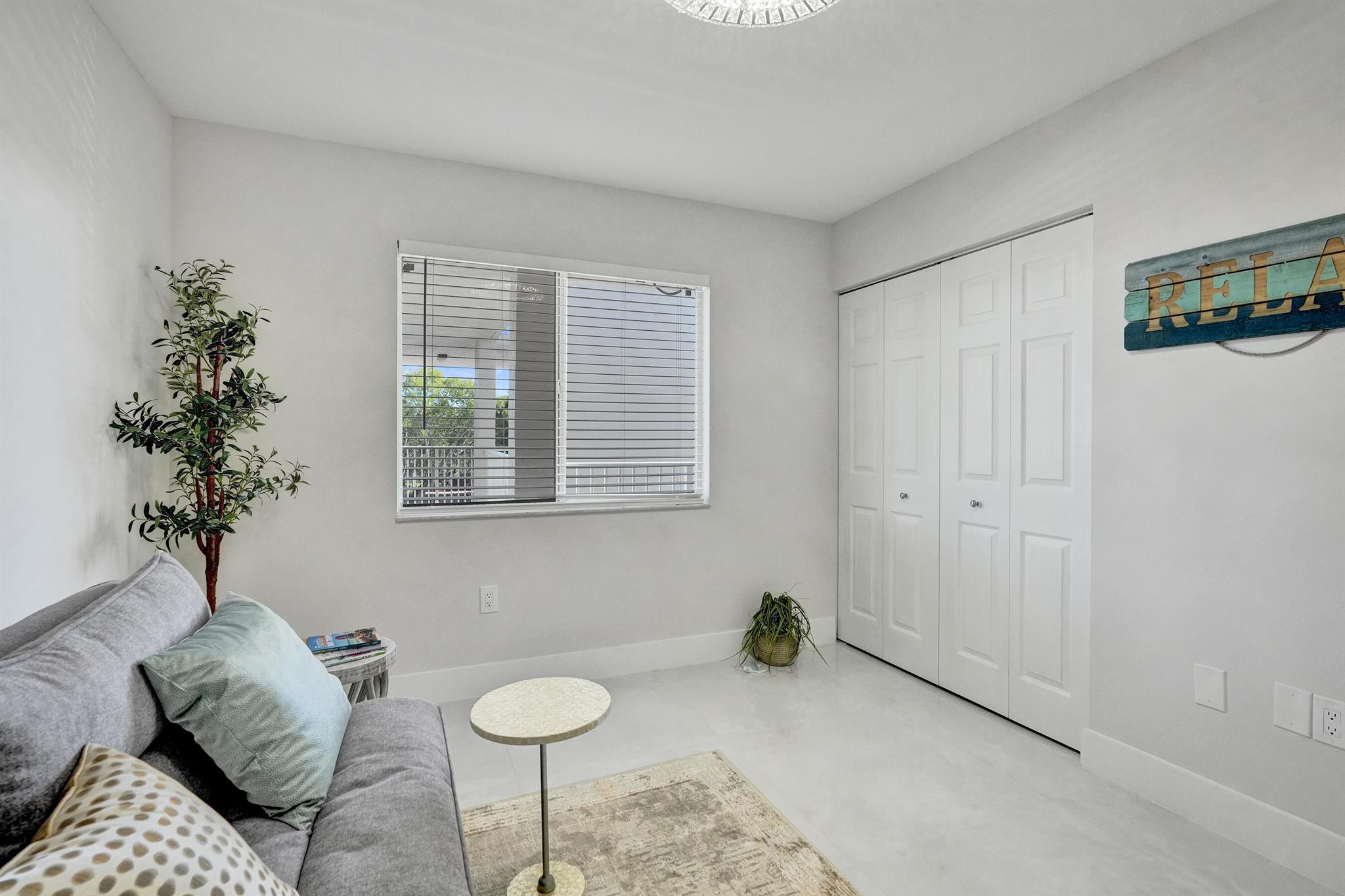 HUNTINGTON POINTE - Residential