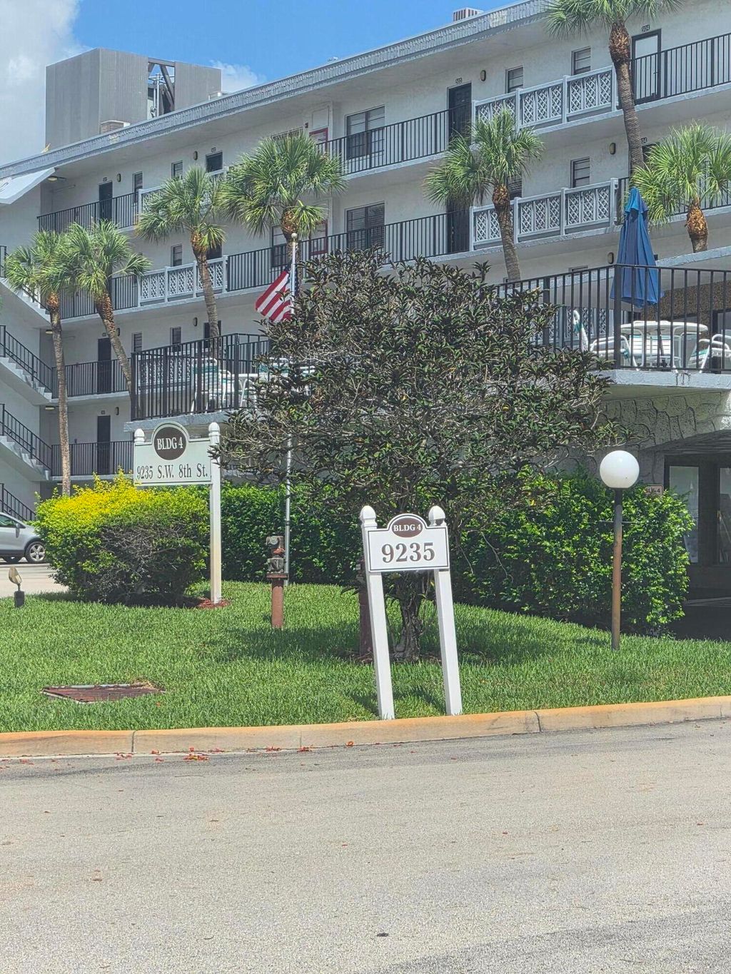 Photo of 9235 SW 8th Street, Boca Raton, FL 33428 (MLS # B26050717)