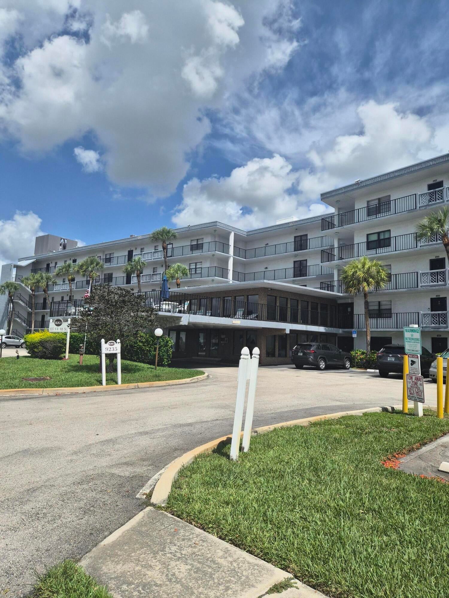 Undisclosed Address #B26050717, Boca Raton FL 33428