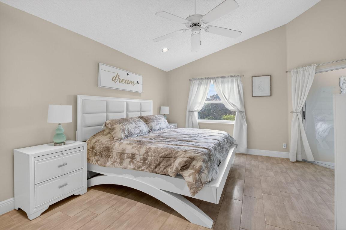 SAWGRASS LAKES HOMES, Lakeridge - Residential