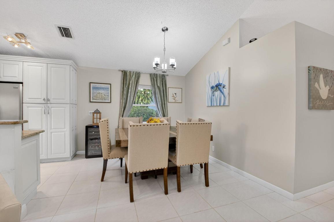 SAWGRASS LAKES HOMES, Lakeridge - Residential