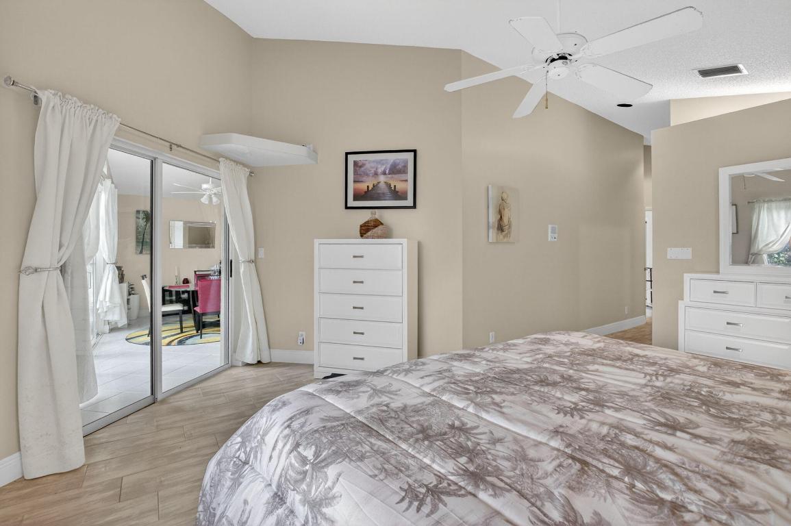 SAWGRASS LAKES HOMES, Lakeridge - Residential