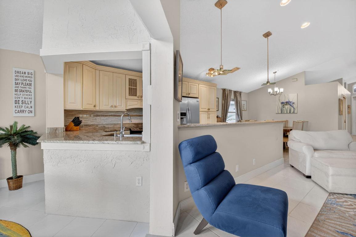 SAWGRASS LAKES HOMES, Lakeridge - Residential