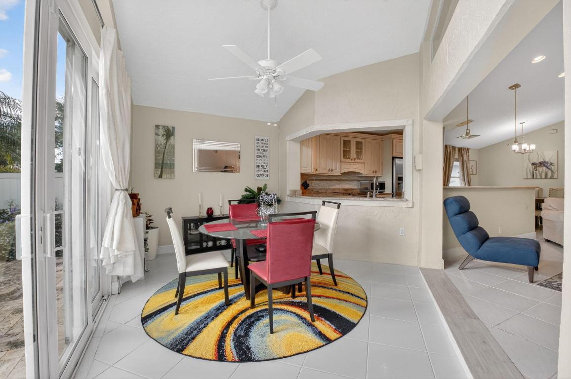 SAWGRASS LAKES HOMES, Lakeridge - Residential