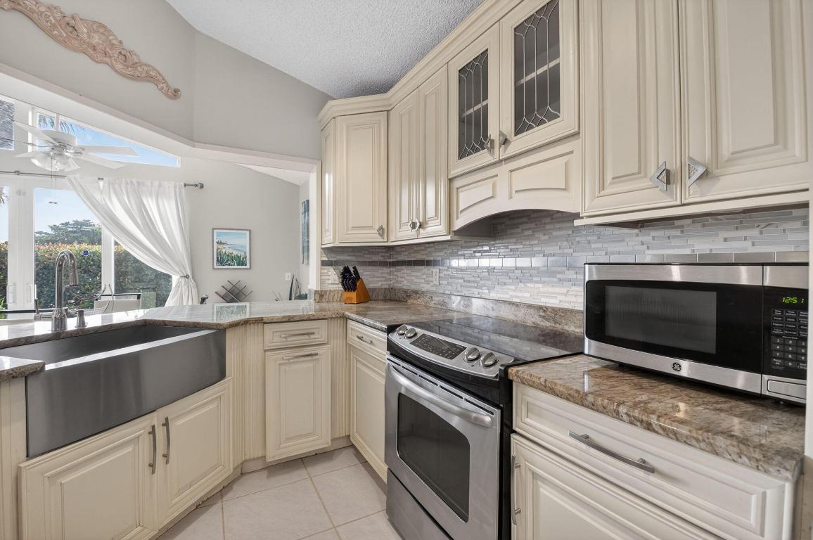 6165 Bay Isles Drive