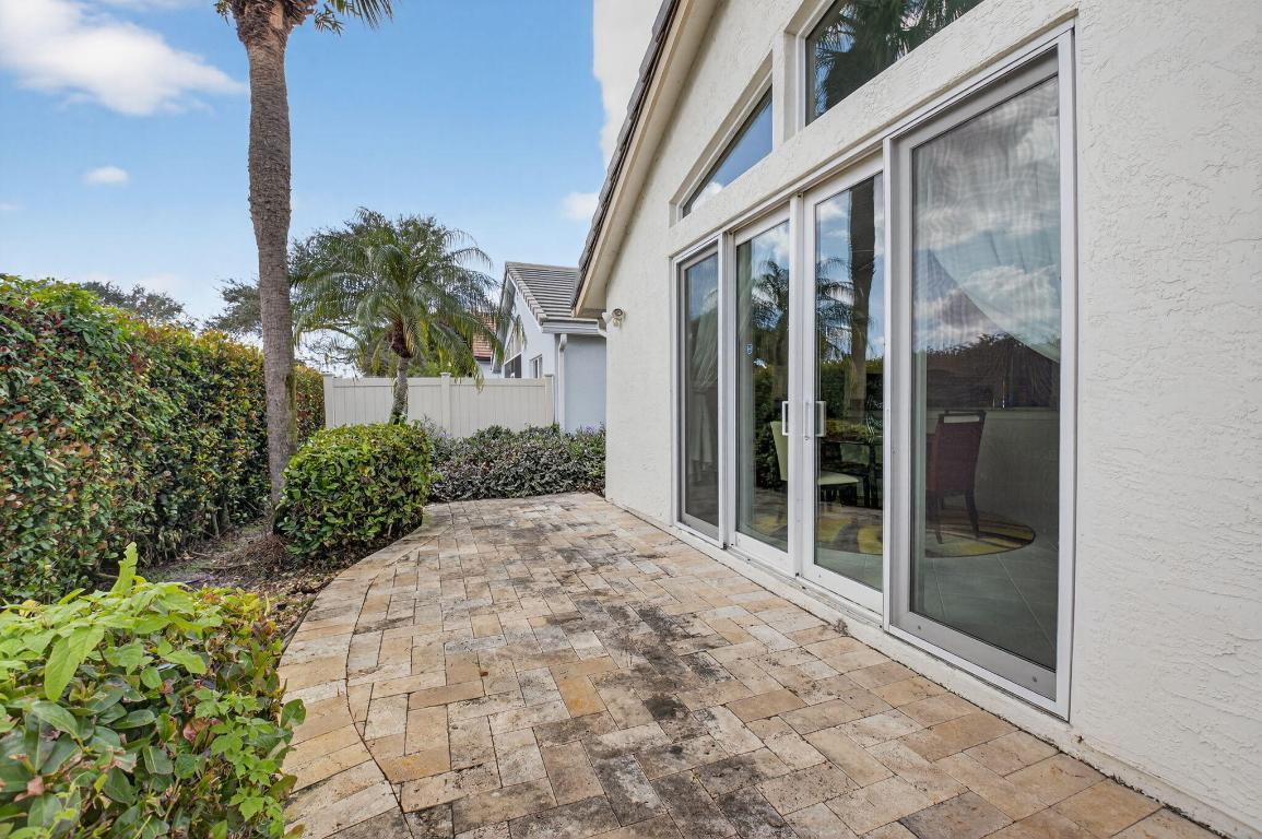 SAWGRASS LAKES HOMES, Lakeridge - Residential