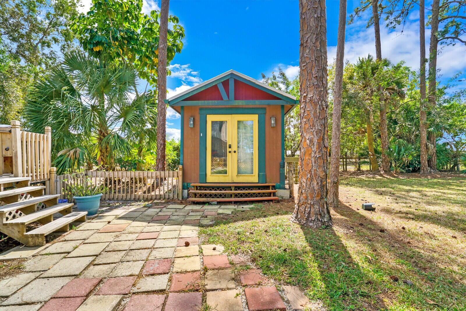 LOXAHATCHEE GROVES - Residential