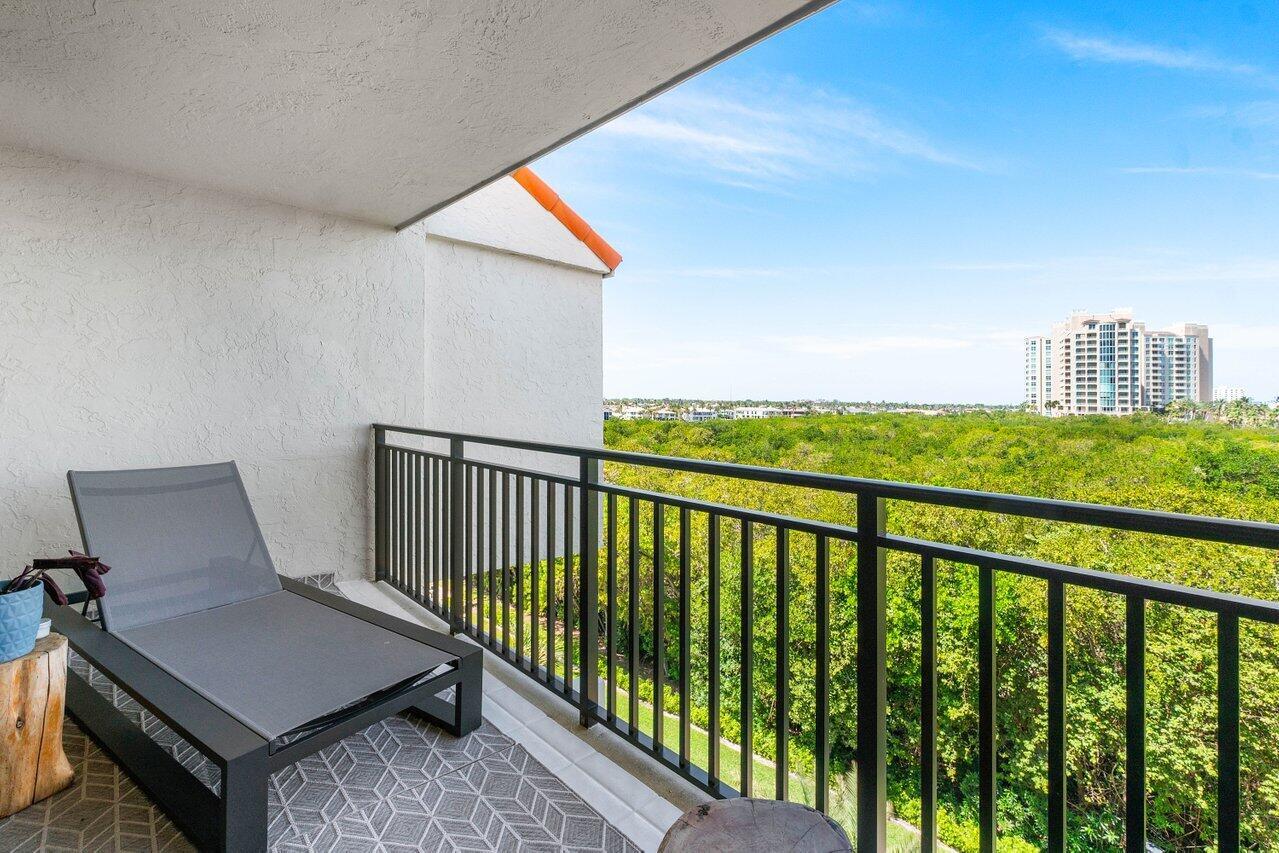 REGENCY HIGHLAND CLUB CON - Residential