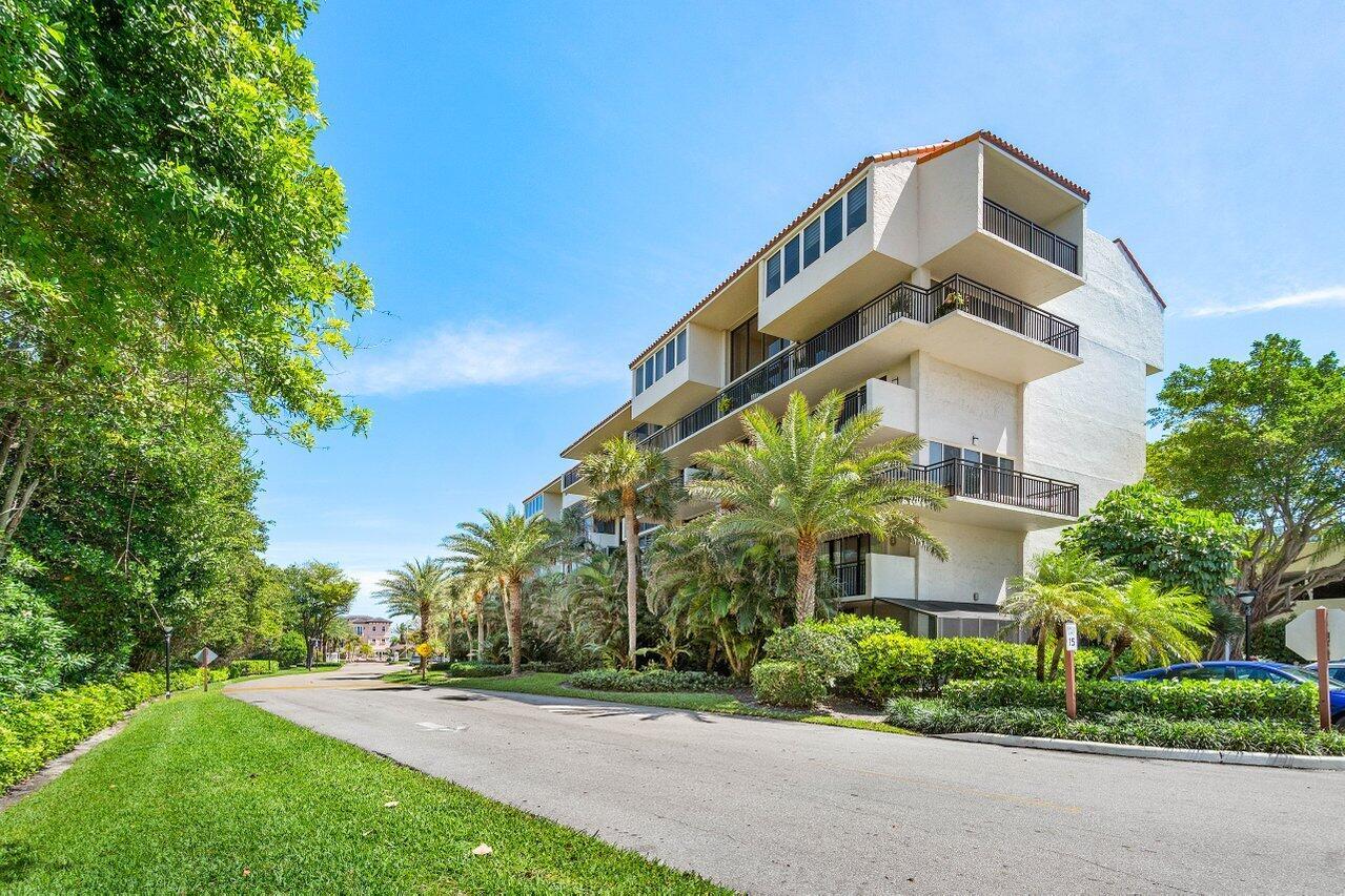 REGENCY HIGHLAND CLUB CON - Residential