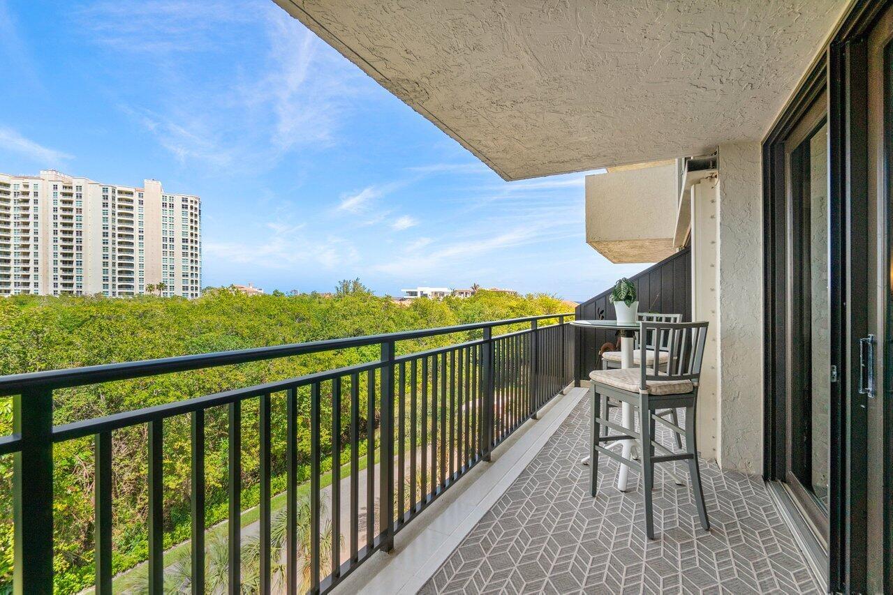 REGENCY HIGHLAND CLUB CON - Residential