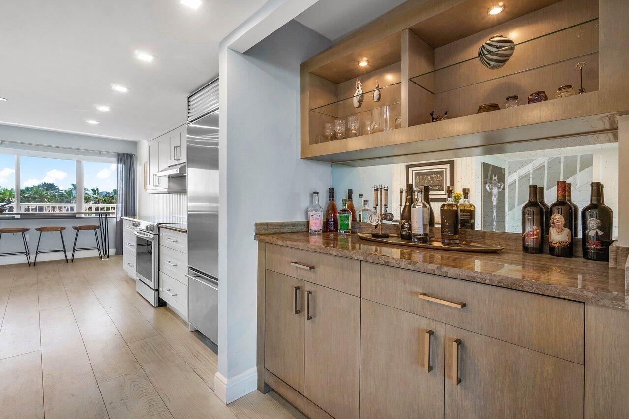 REGENCY HIGHLAND CLUB CON - Residential