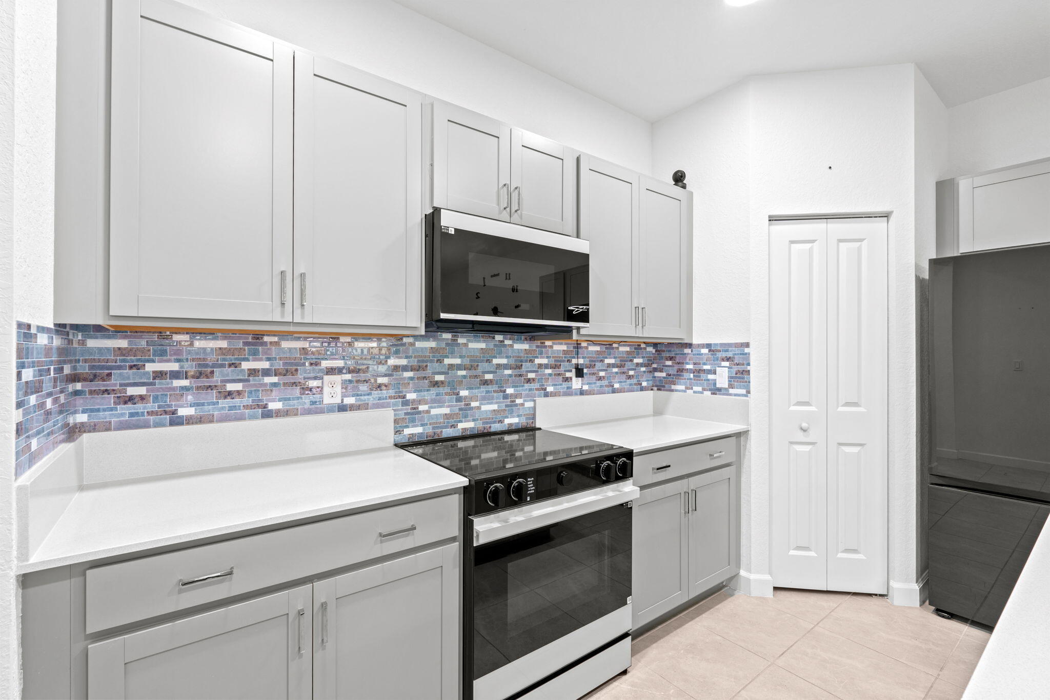 LAKESHORE AT THE FOUNTAINS REPLAT - Residential Lease