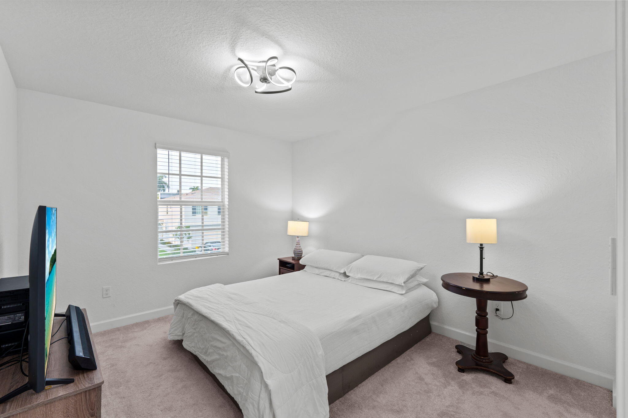 LAKESHORE AT THE FOUNTAINS REPLAT - Residential Lease