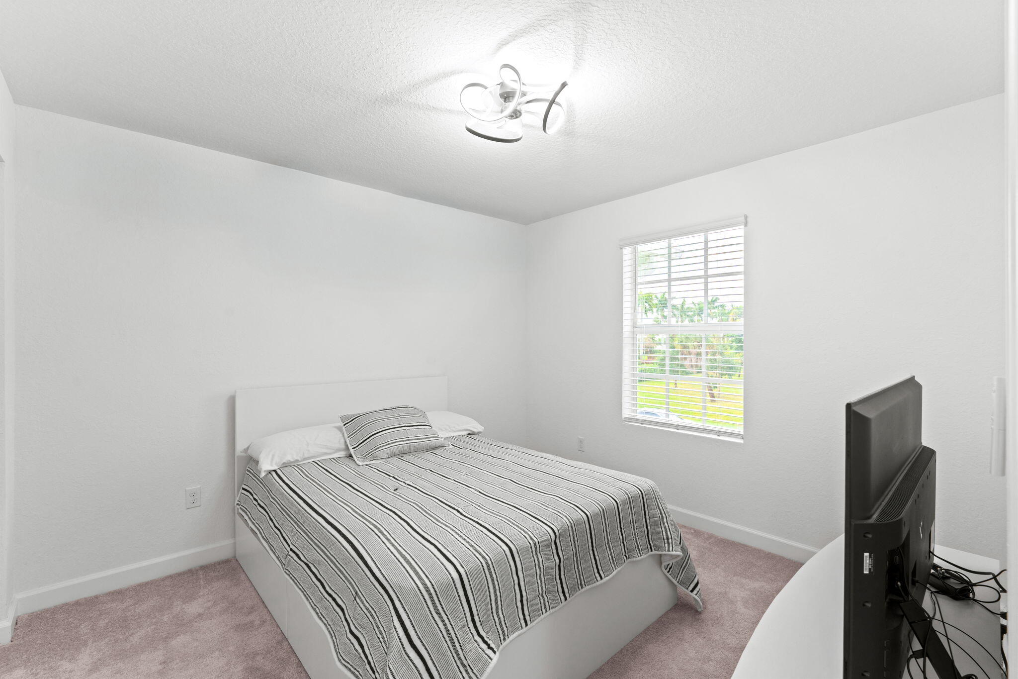 LAKESHORE AT THE FOUNTAINS REPLAT - Residential Lease