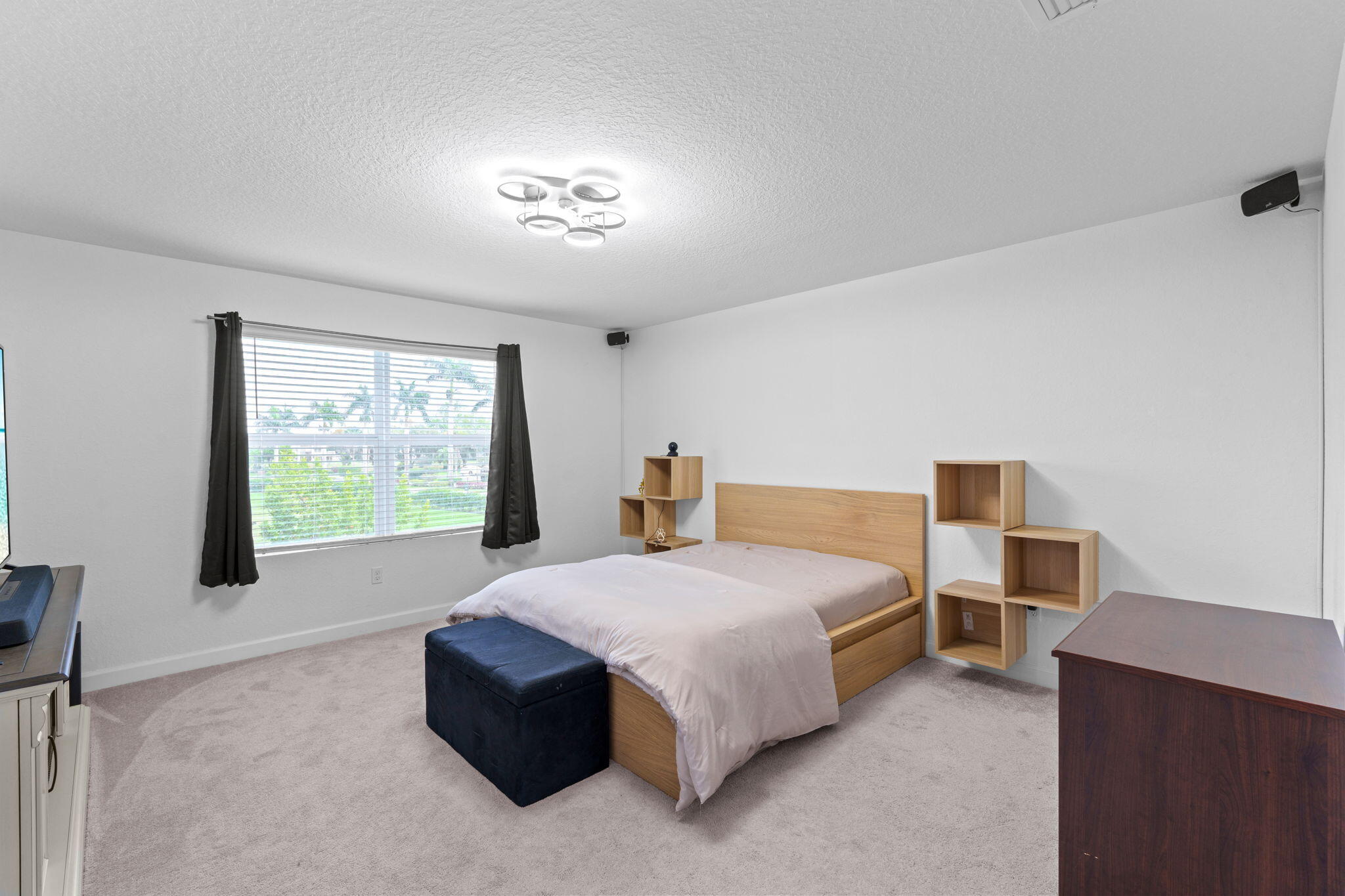 LAKESHORE AT THE FOUNTAINS REPLAT - Residential Lease