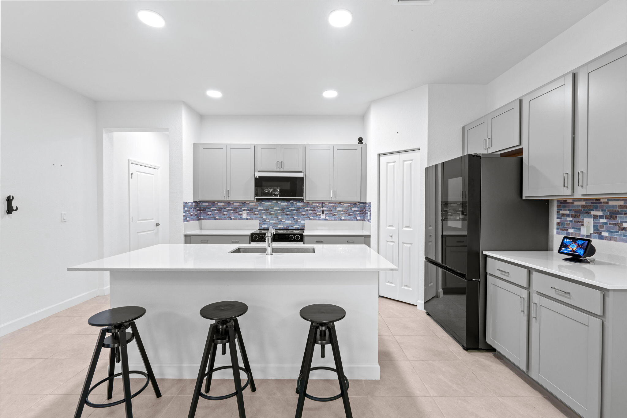 LAKESHORE AT THE FOUNTAINS REPLAT - Residential Lease