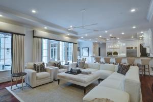 ROYAL PALM YACHT & COUNTR - Residential