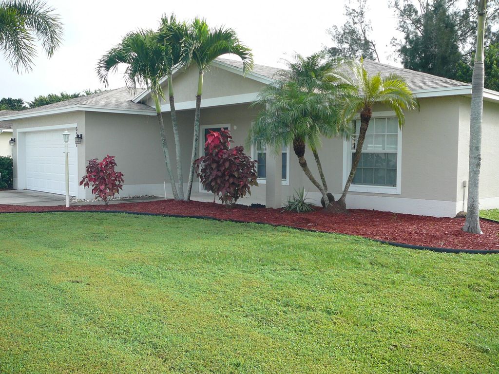 Photo of 6512 Las Palmas Way, Port Saint Lucie, FL 34952 (MLS # R11131551)
