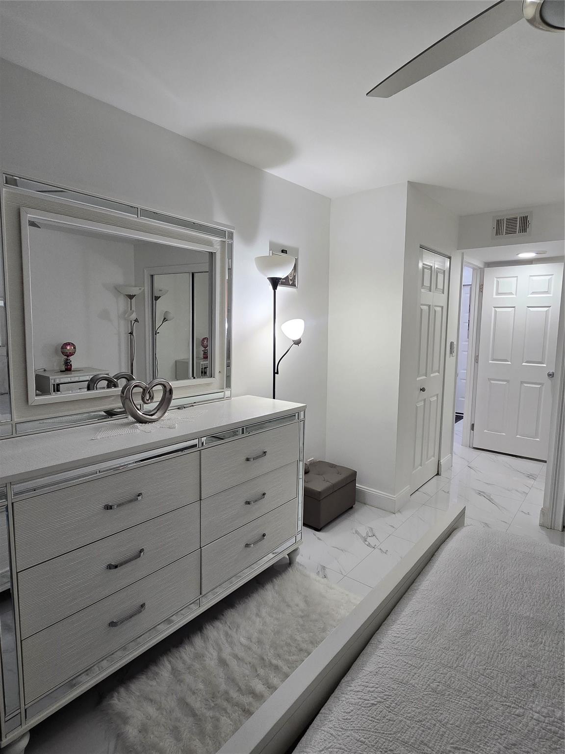 BLUE LAKE APTS CONDO - Residential Lease