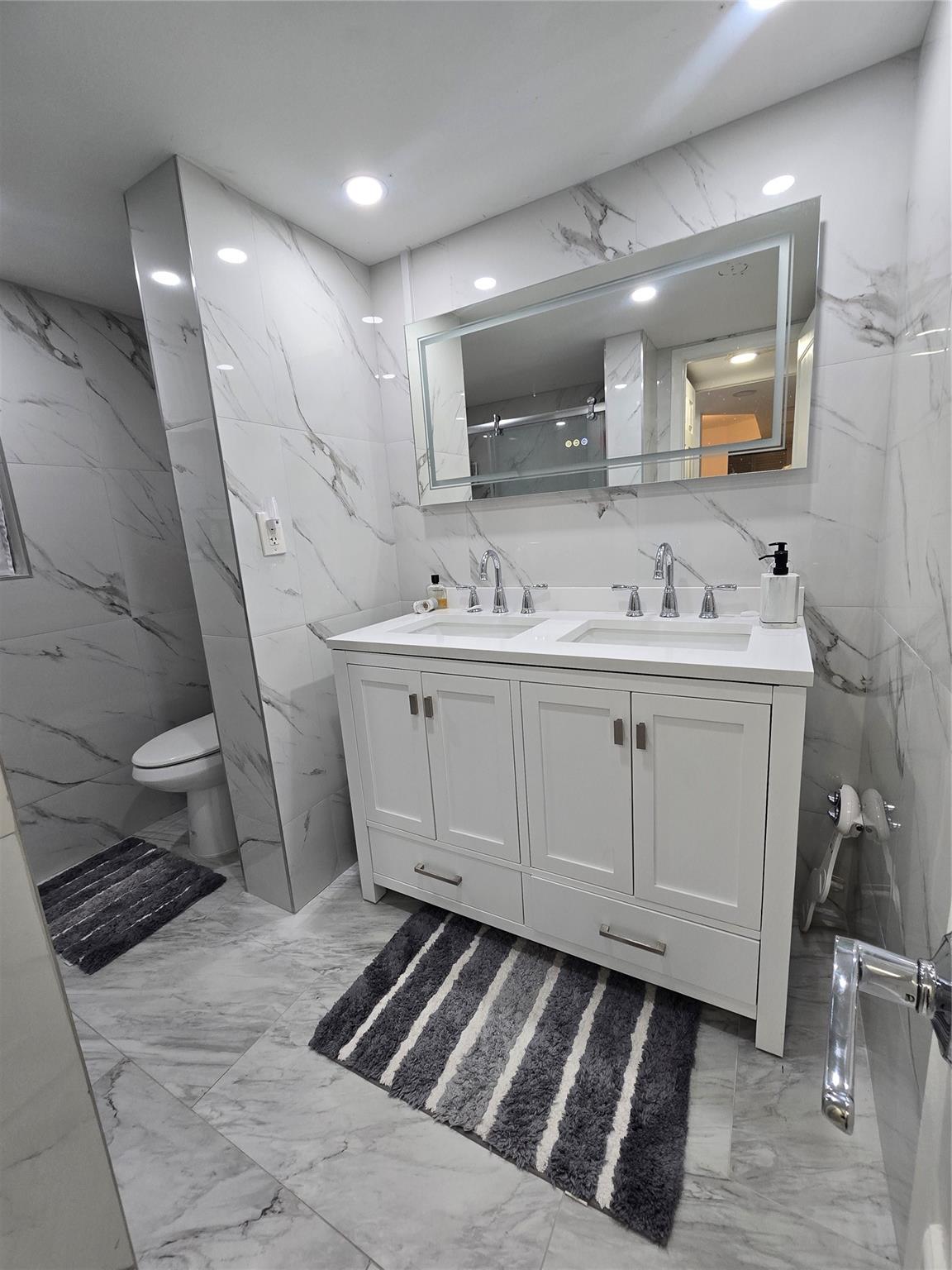 BLUE LAKE APTS CONDO - Residential Lease