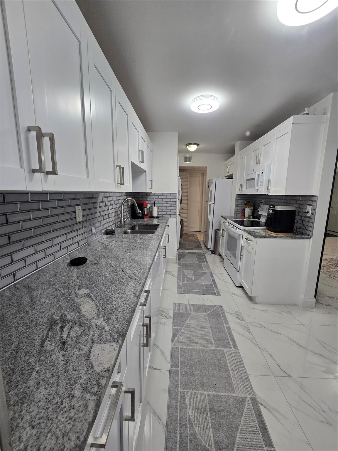 BLUE LAKE APTS CONDO - Residential Lease