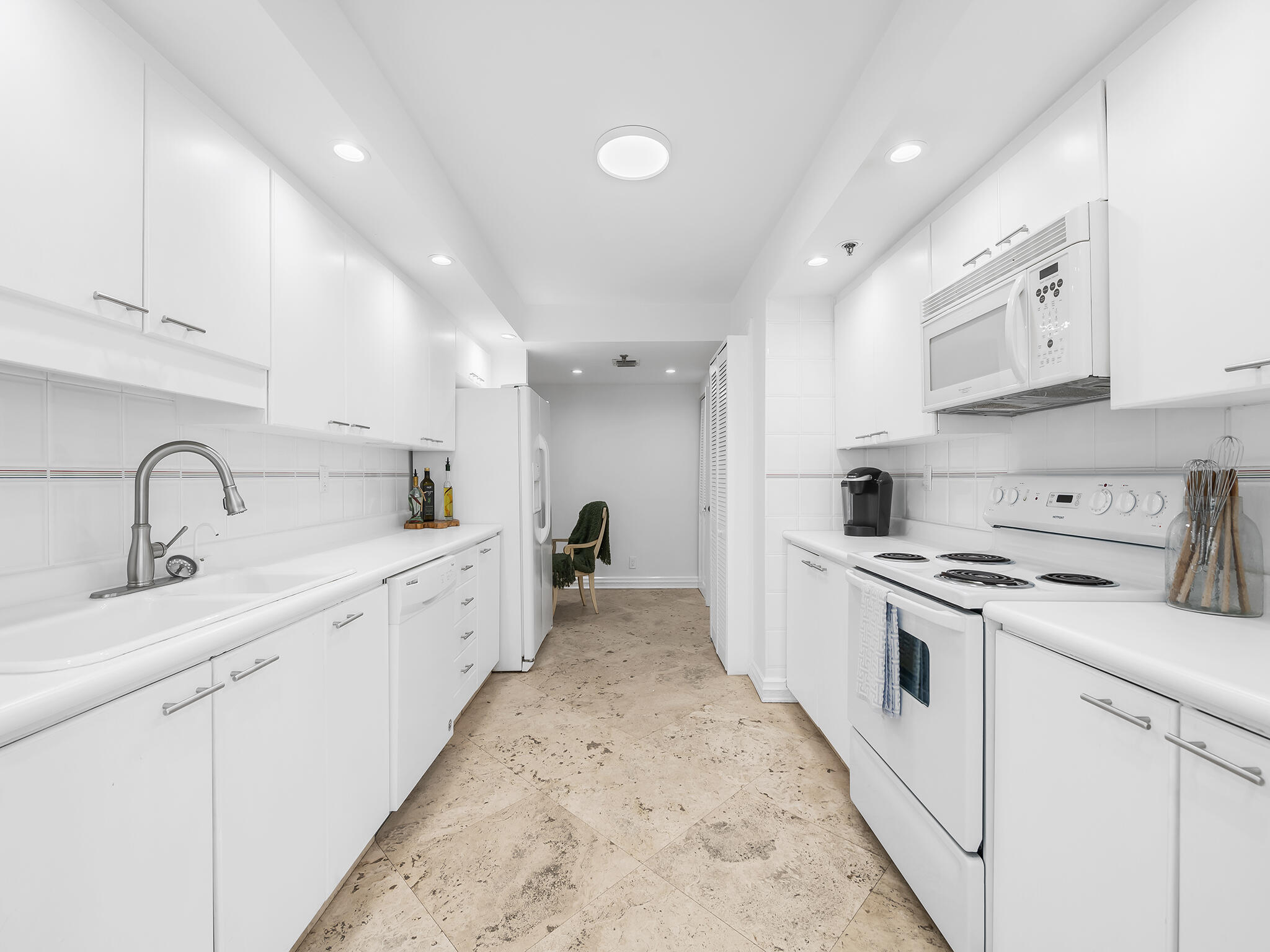TRAFALGAR OF HIGHLAND BEACH CONDO - Residential Lease